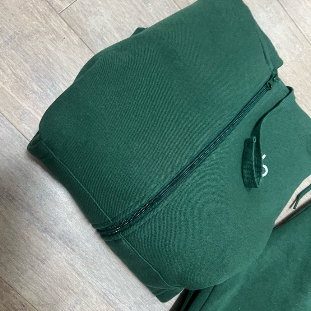 Alo Green Tracksuit Set - Picture 2 of 9